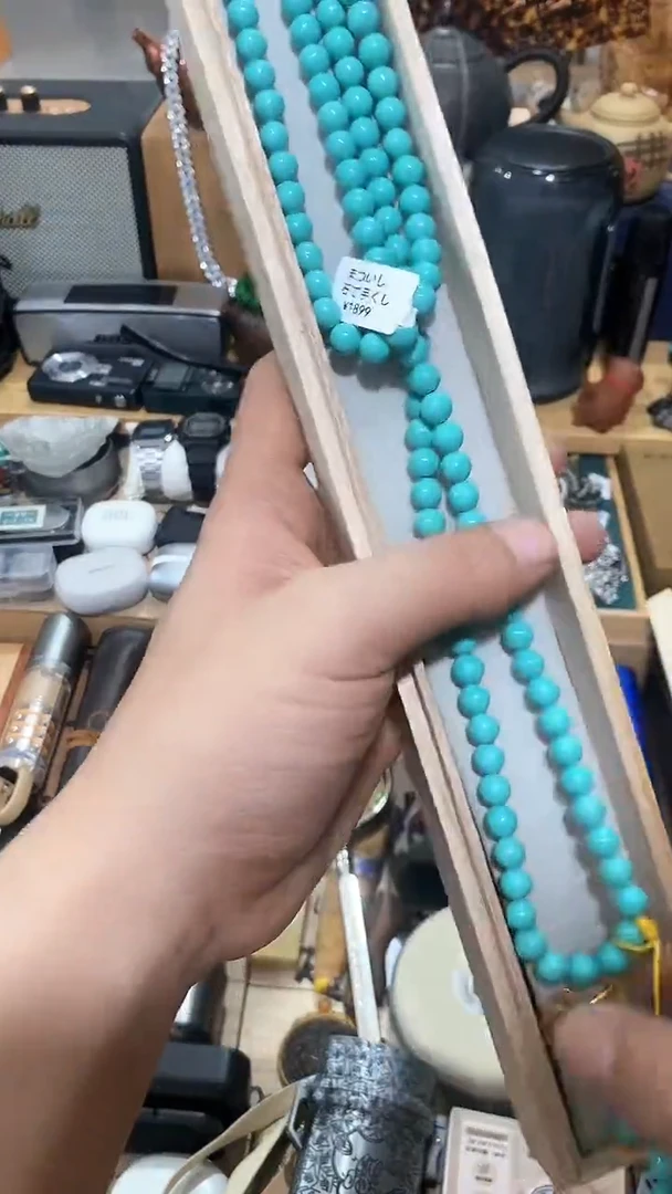 瓷片闪购商品  如图所示