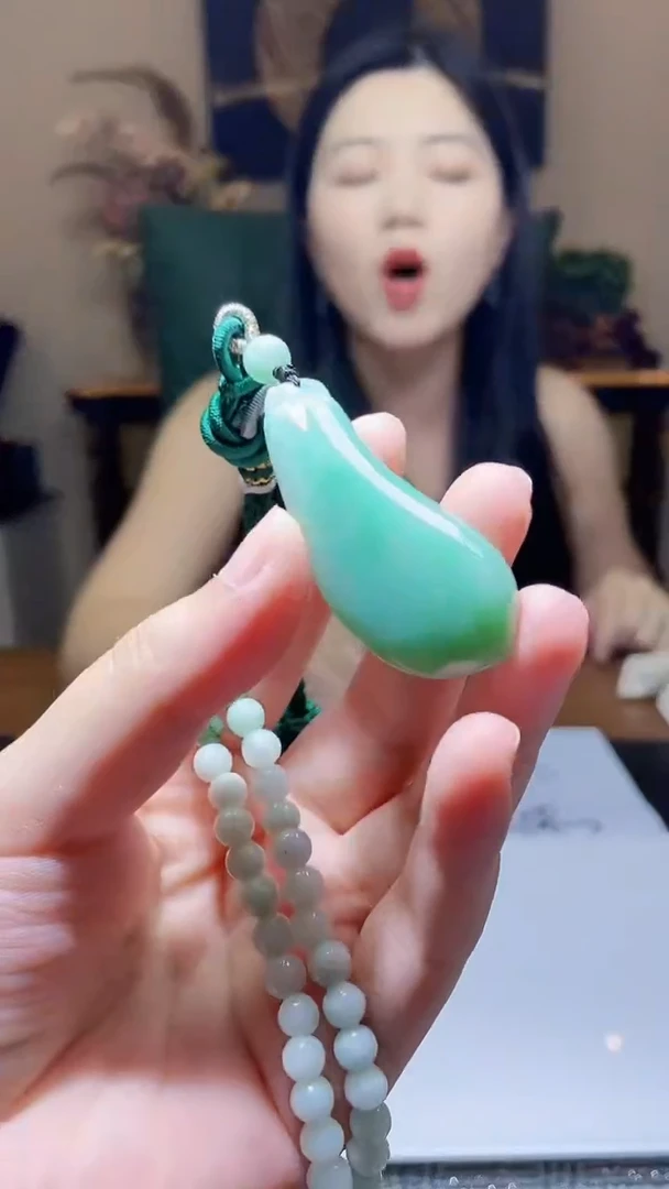 未镶嵌定制翡翠吊坠80