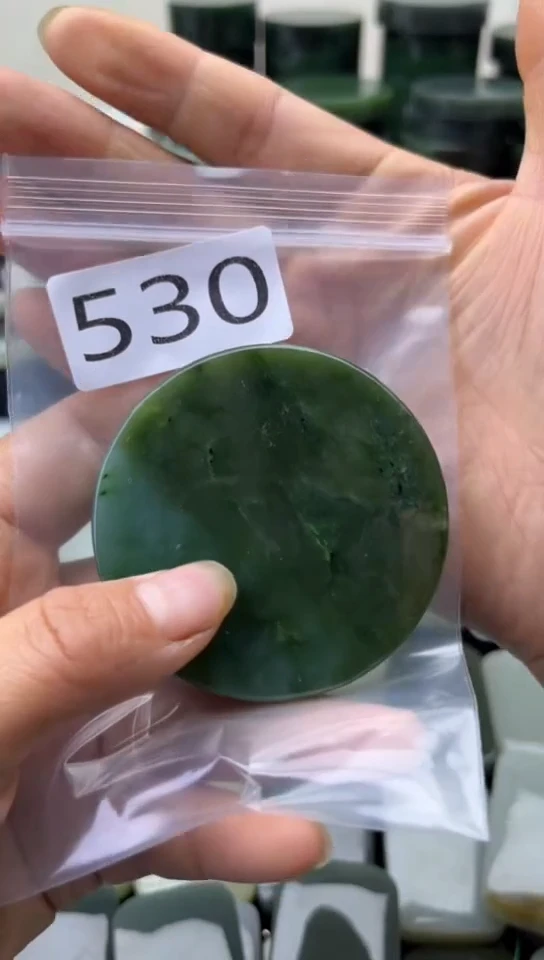 未镶嵌和田玉珠宝半成品镯芯