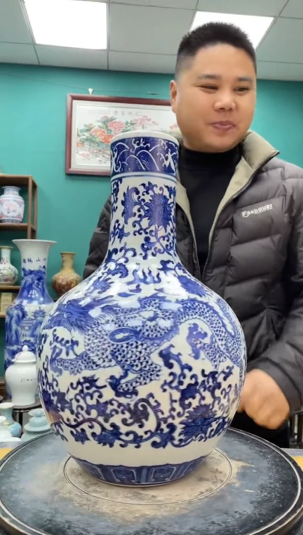 摆件青花天球陶瓷摆件