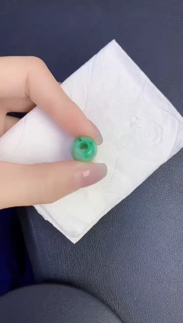 颈饰未镶嵌翡翠缅甸天然翡翠A货