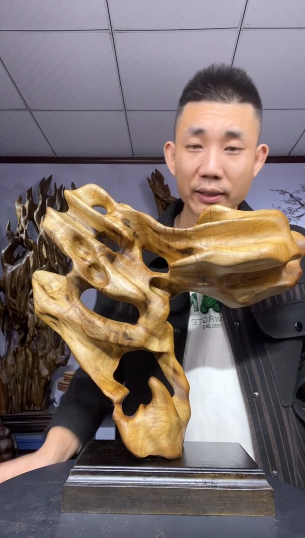 金丝楠木雕款红***s金丝楠木工艺品摆件