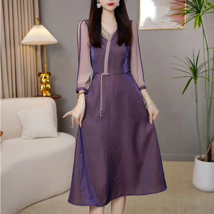 2025早秋新款复古改良V领显瘦气质中长款修身连衣裙女遮肉仙气裙