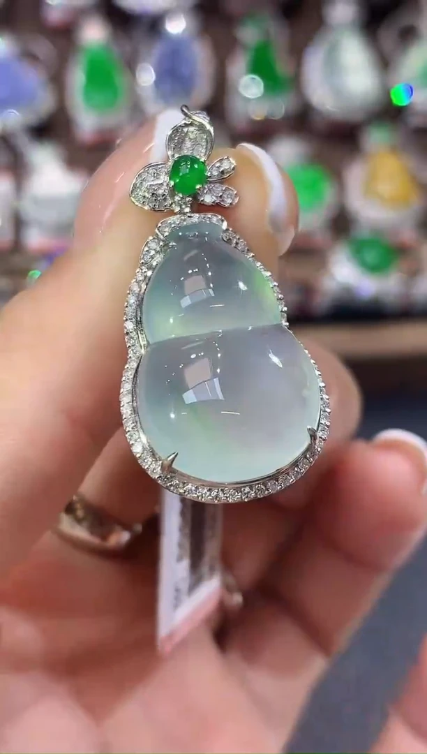 吊坠(不含链)18K金镶嵌翡翠A39