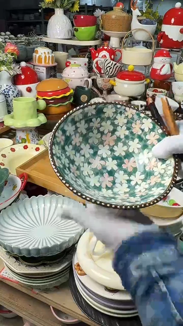 陶瓷绿色花朵异形碗微瑕 凑满20元包邮