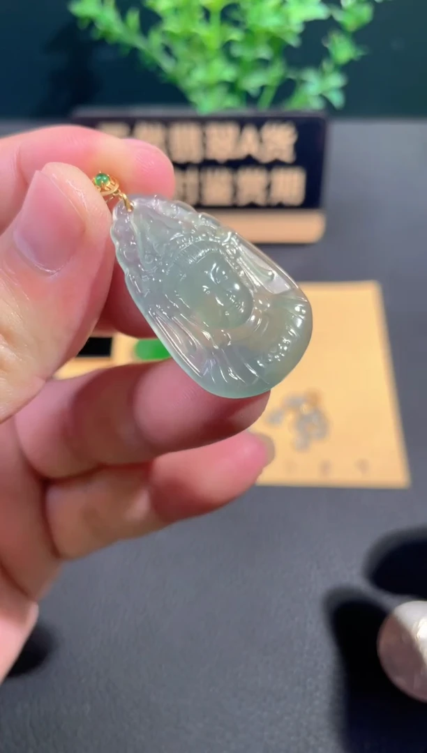 颈饰18K金镶嵌翡翠翡翠