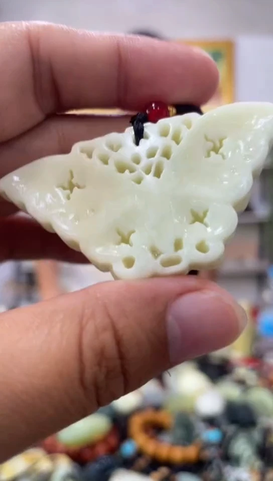 未镶嵌岫玉吊坠