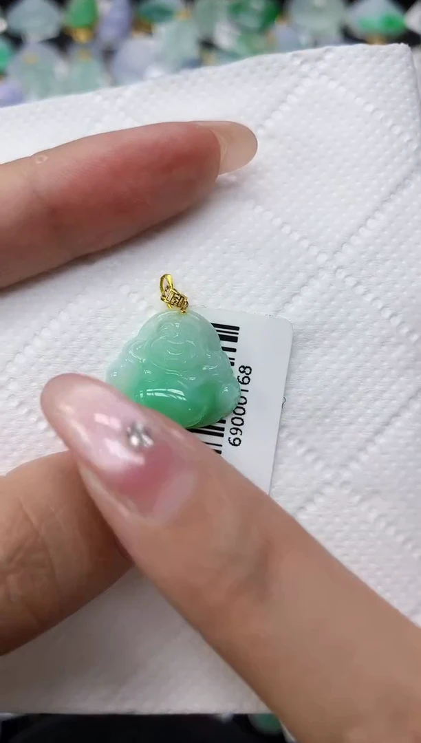 翡翠18K金镶嵌颈饰11111111111