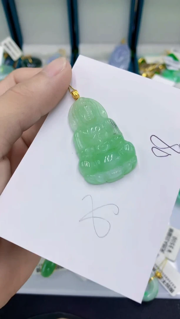 翡翠未镶嵌颈饰翡翠