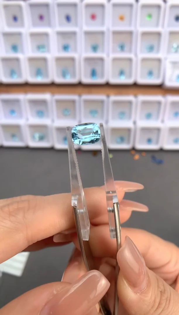 未镶嵌裸石定制托帕石1.8ct