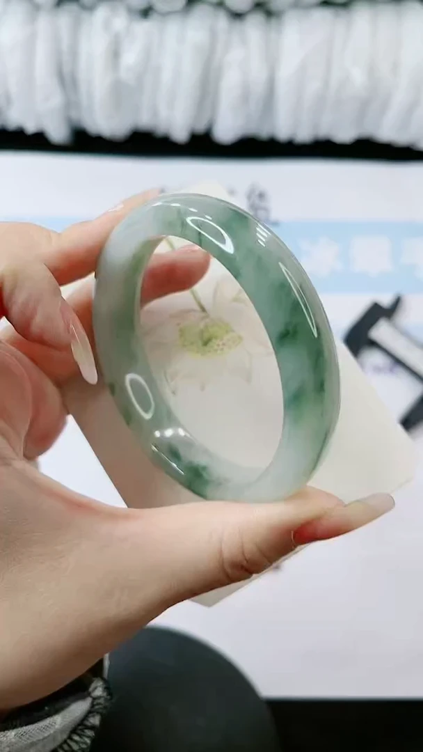 【闪购商品】石英质玉手镯未镶嵌多样性发货P77