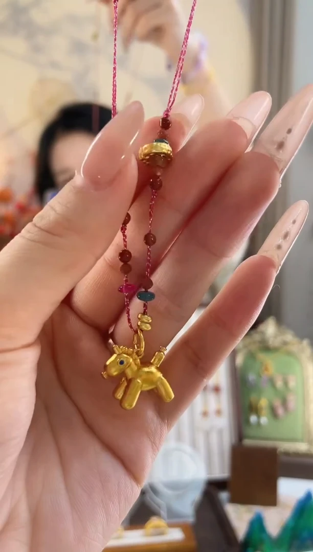铜合金无铜合金无红色小马项链
