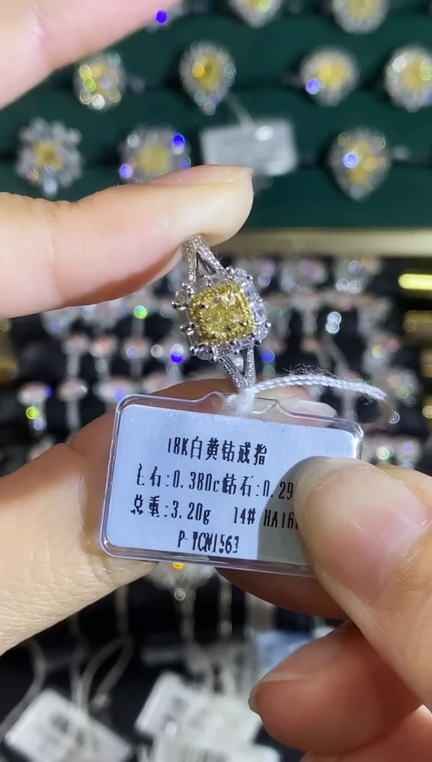18K金镶嵌戒指钻石333