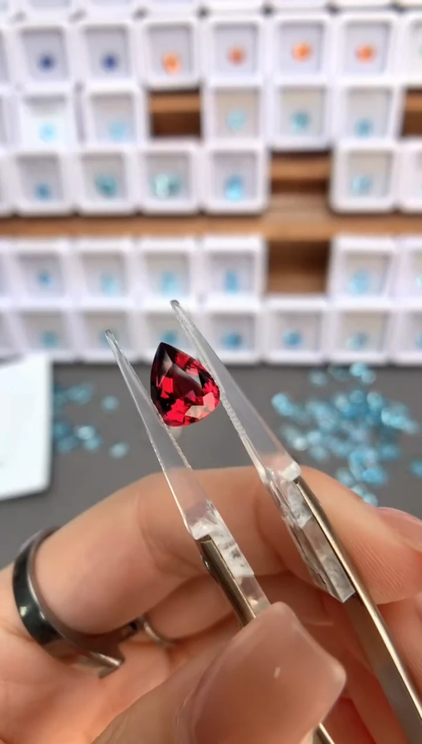 未镶嵌裸石定制石榴石2.56ct