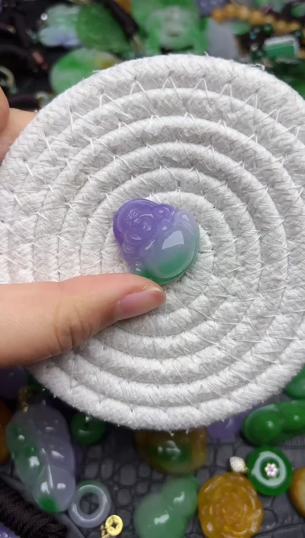 颈饰未镶嵌翡翠缅甸翡翠吊坠