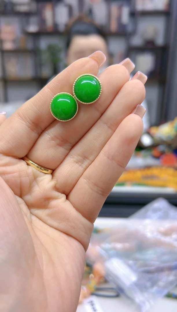 【闪购商品】翡翠耳饰14K金镶嵌耳钉E525