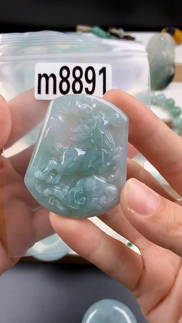 颈饰未镶嵌翡翠天然翡翠吊坠挂件