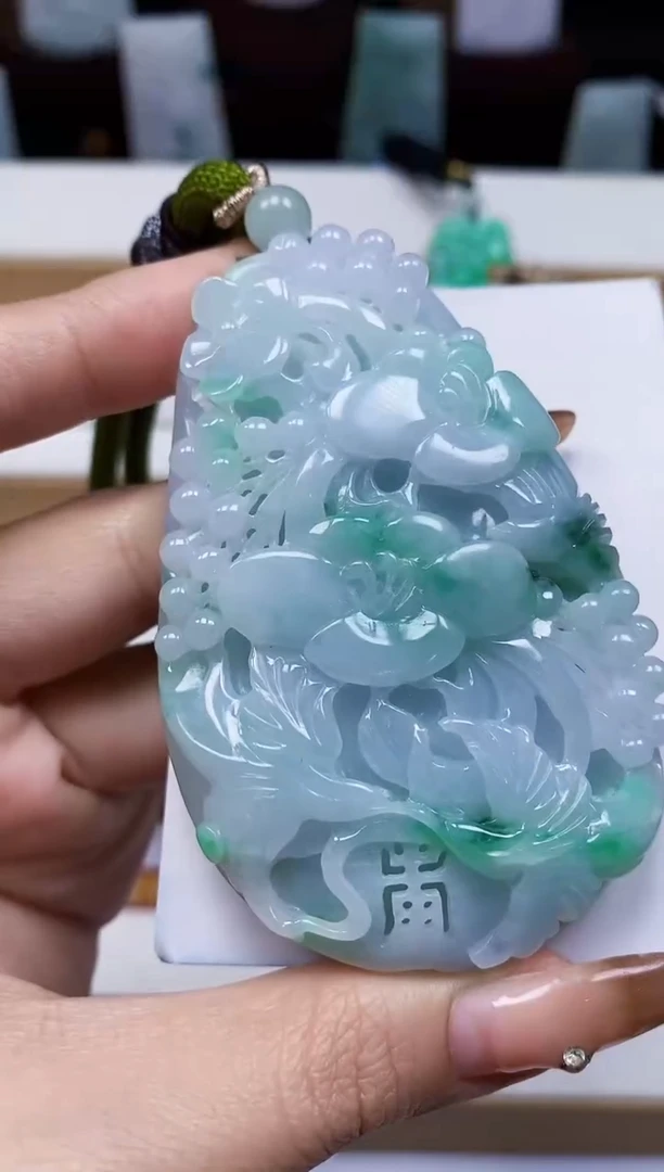 颈饰未镶嵌翡翠翡翠A货