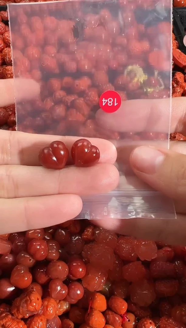 颈饰未镶嵌南红玛瑙1