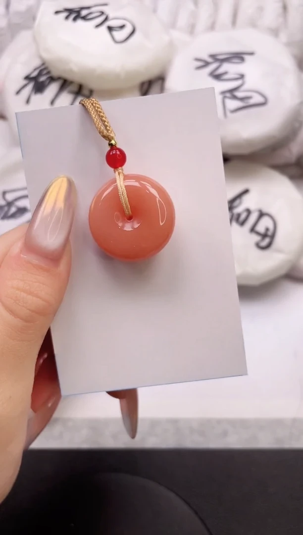 【闪购商品】石英质玉手镯未镶嵌桃花平安扣