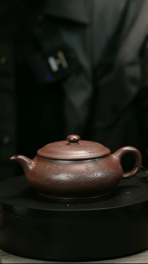 茶壶紫砂苟****行H2468周秀芳刻绘明炉