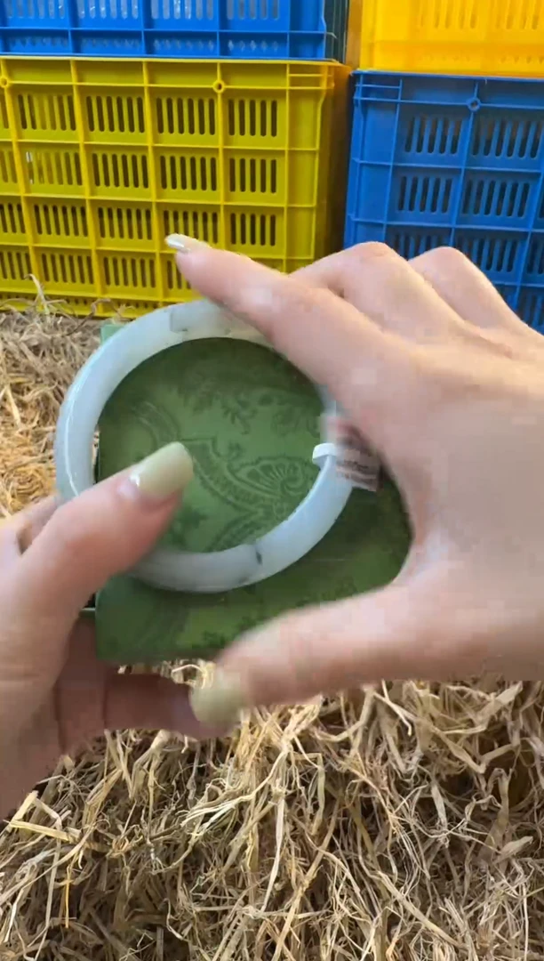 未镶嵌手镯石英质玉2308