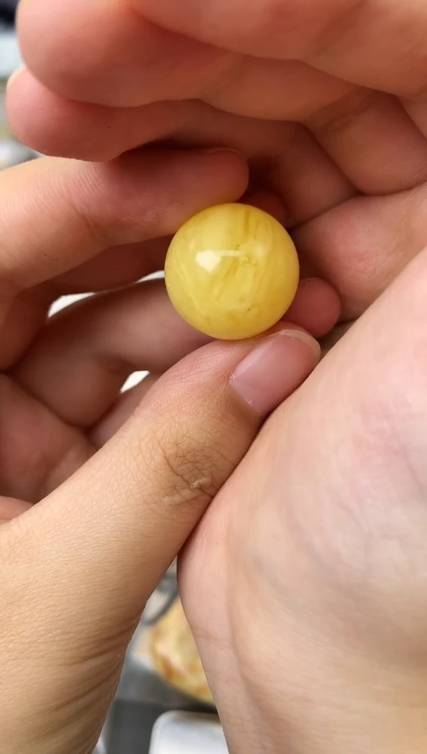 未镶嵌琥珀珠宝奇石125