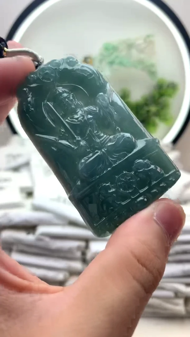 颈饰未镶嵌翡翠不动明王