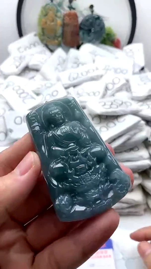 【闪购商品】翡翠颈饰未镶嵌不动明王