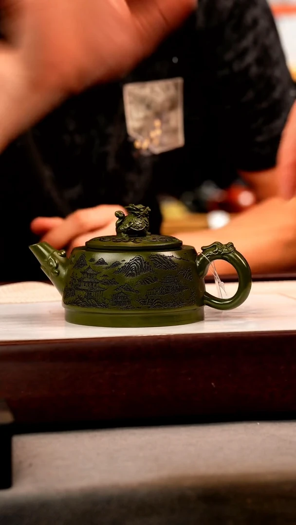 茶壶紫砂绿泥 龙龟 刻绘