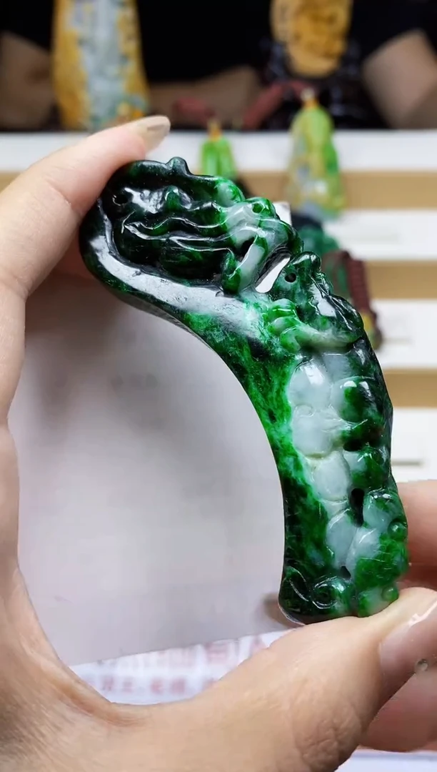颈饰未镶嵌翡翠翡翠A货