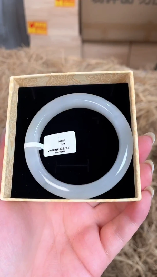 未镶嵌手镯石英质玉A-029