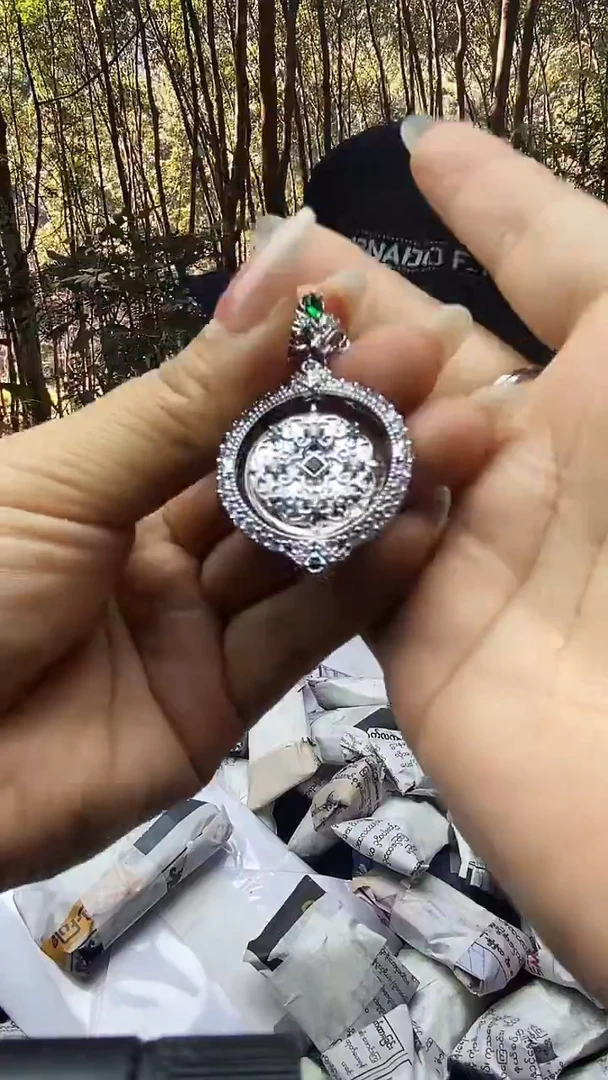满色吊坠    所见即所得