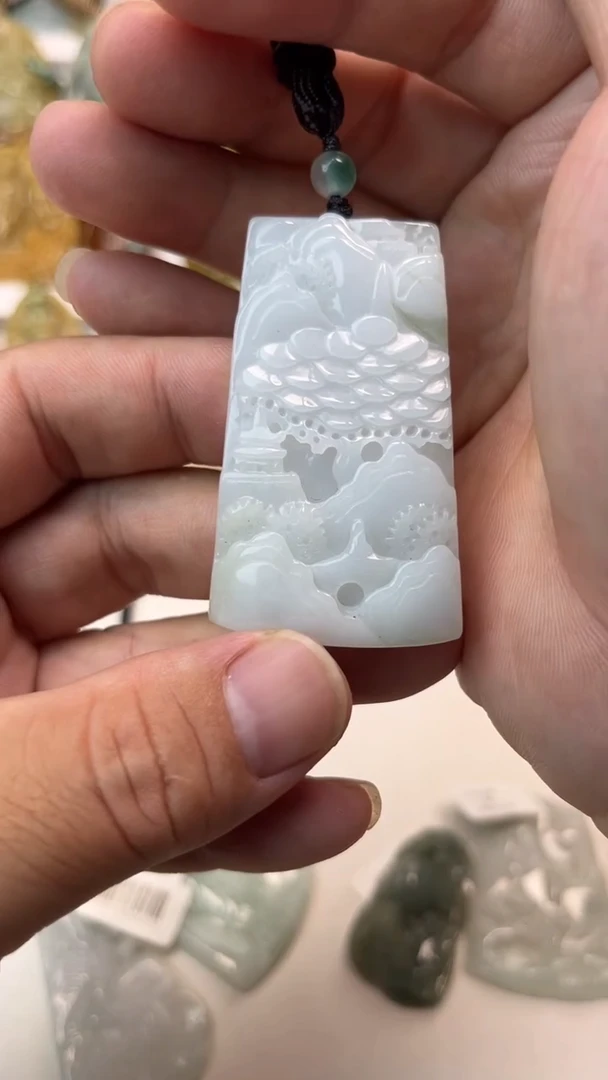 颈饰未镶嵌翡翠芳****店天然翡翠