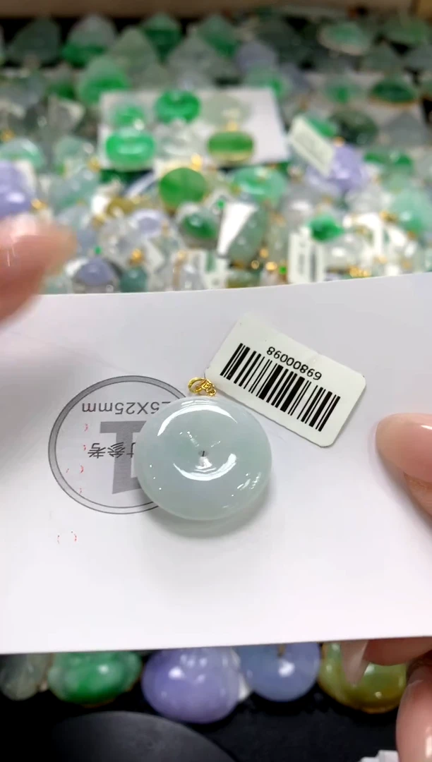 颈饰18K金镶嵌翡翠1111111111111111