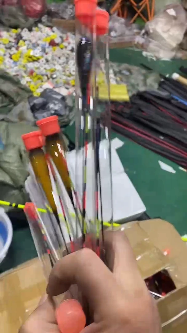 咬钩变色夜光漂  三支
