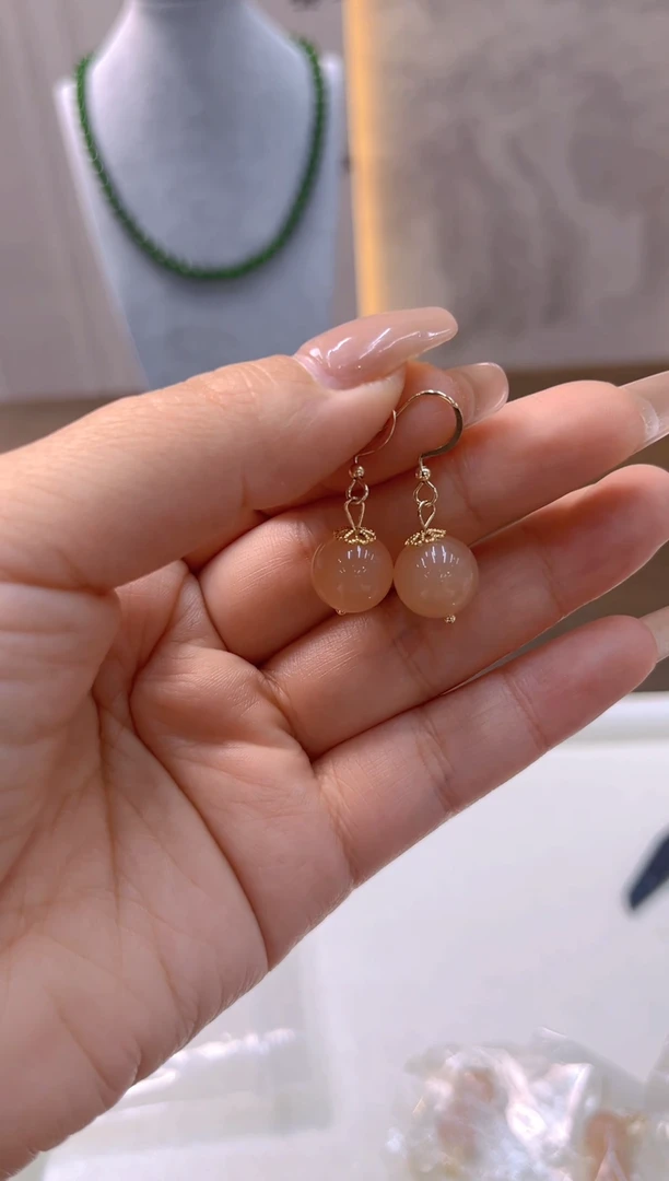 14K金镶嵌和田玉耳饰E672