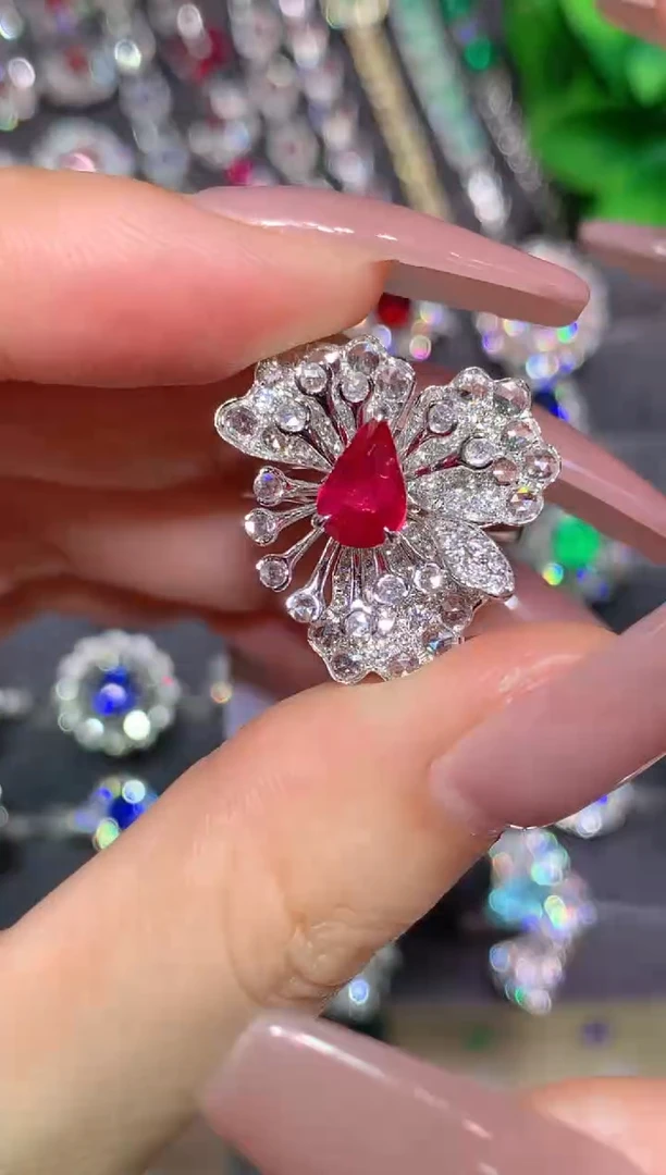 18K金镶嵌戒指红宝石1.05ct