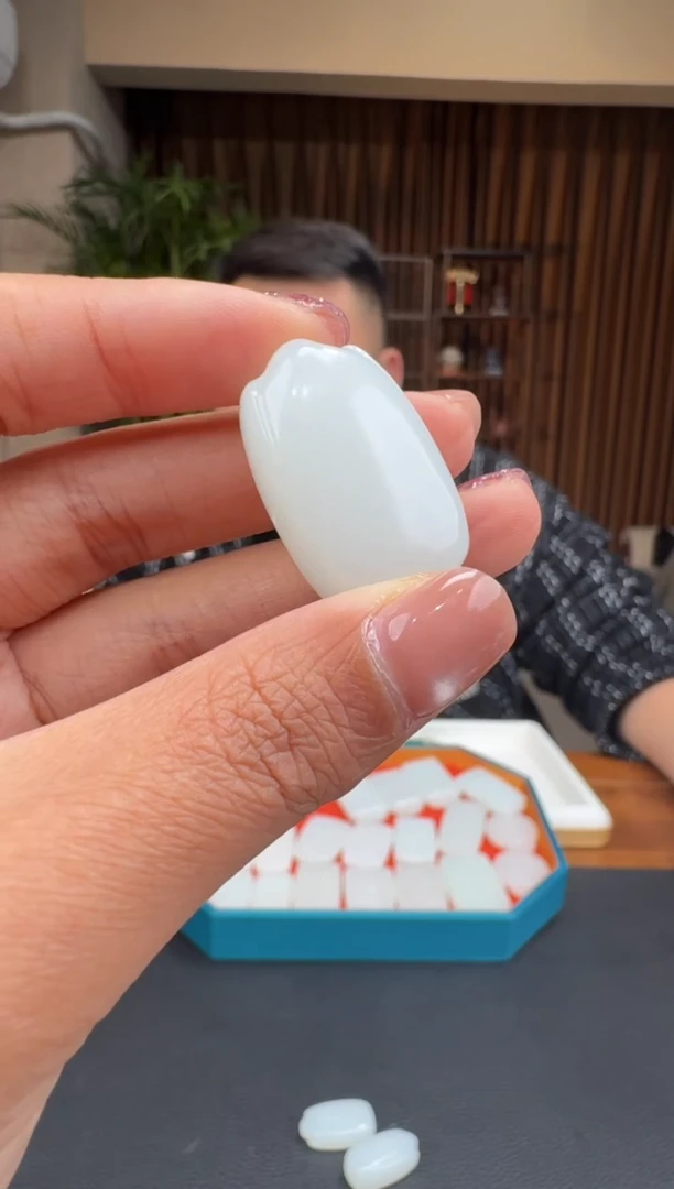 【闪购商品】和田玉50未镶嵌3.11冯总多样性发货