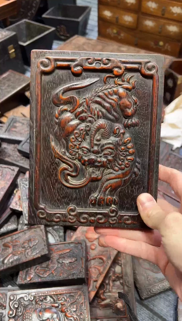 木紫檀雕刻一物一拍