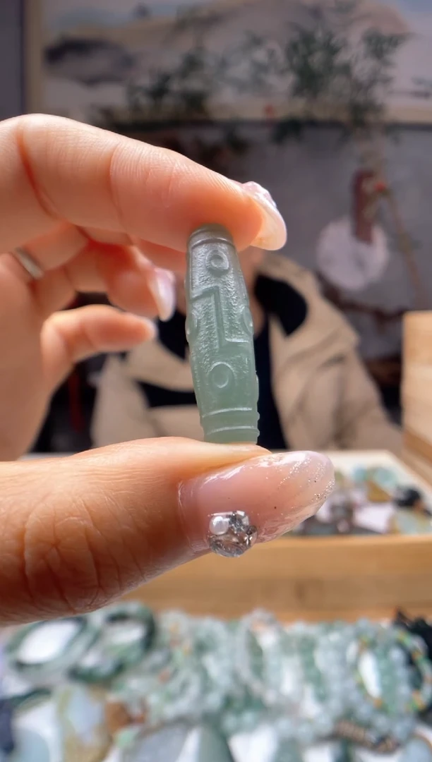 【闪购商品】定制翡翠未镶嵌天珠