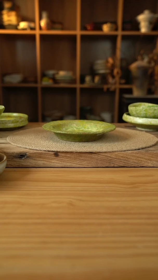 油菜花系列的7.5英寸宽边浅盘1个