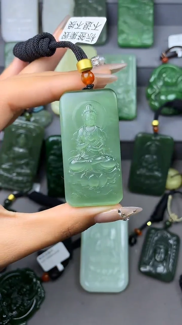 【闪购商品】定制和田玉挂件拍一发一不退不换《底部有结构》