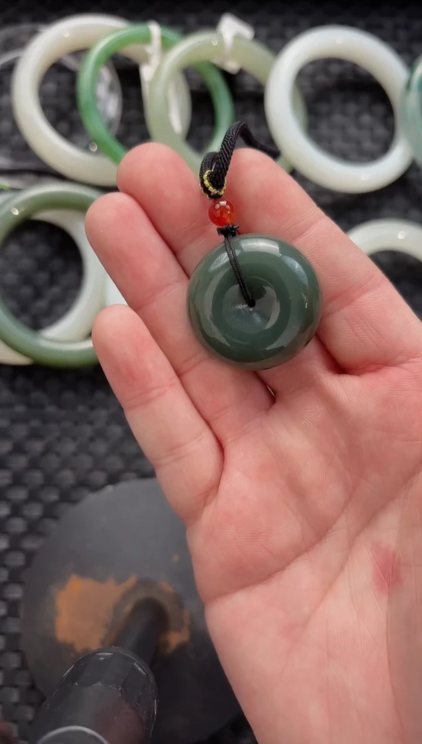 颈饰未镶嵌和田玉且末蓝平安扣