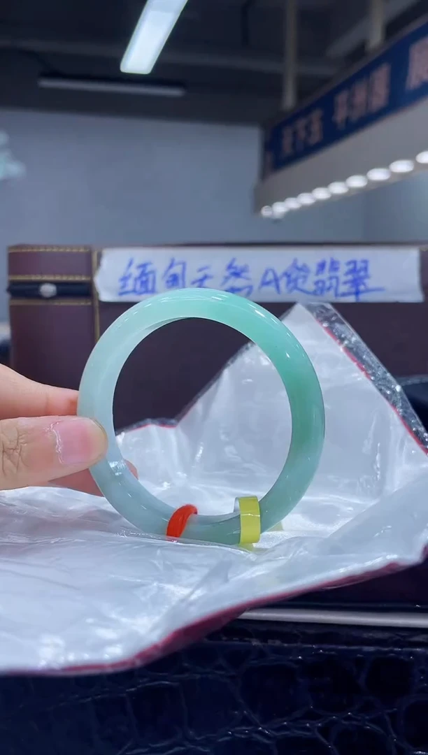 未镶嵌手镯翡翠13