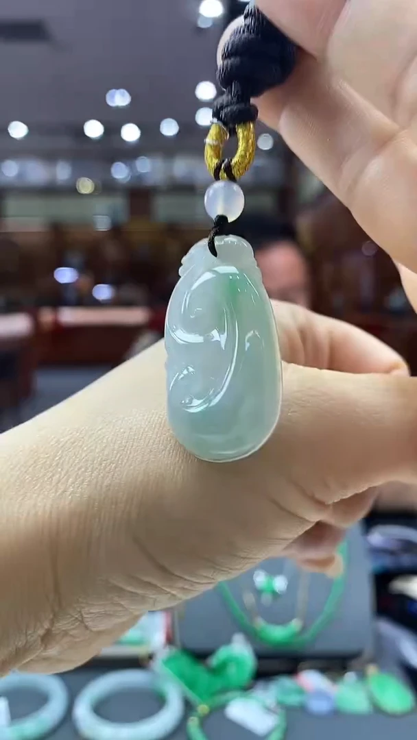 颈饰未镶嵌翡翠如意