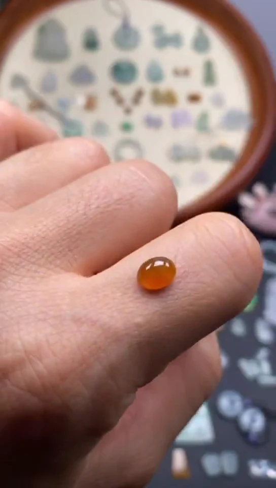 翡翠未镶嵌颈饰冰黄翡蛋面/芬