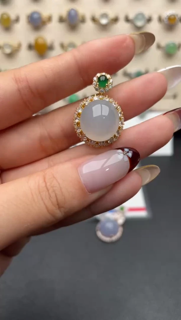 未镶嵌戒指翡翠一物一证一礼盒