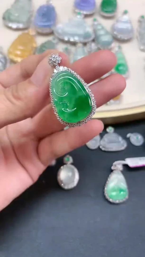 【闪购商品】翡翠吊坠(不含链)18K金镶嵌A300|16800