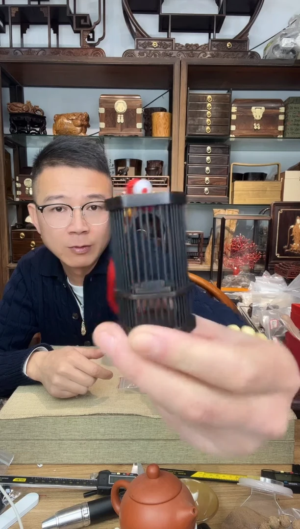 乌木类书架057紫光檀嵌螺钿蝈蝈笼手把件   六角